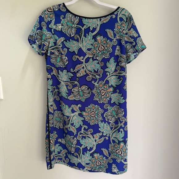 LOFT Dresses & Skirts - LOFT Shift Dress Short Sleeve Purple Paisley Floral Print Size 6P Petite